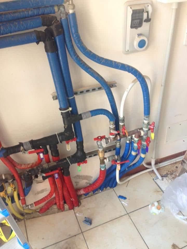Collettori di distribuzione per acqua calda e fredda